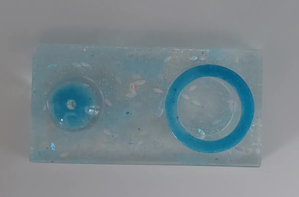 Extra afbeelding van Zen in Blauw – Handgemaakte Epoxy Wierookhouder