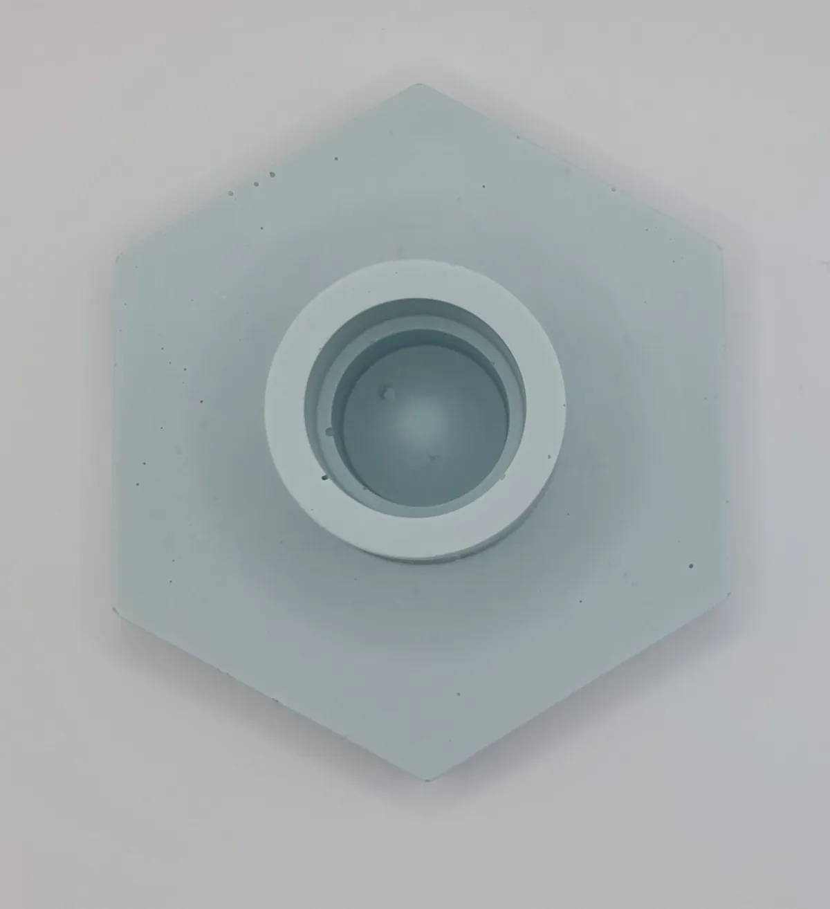 Extra afbeelding van Hexagon Kaarshouder in Minimalistische Stijl